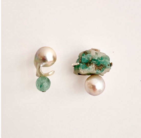 Asymétrique-Miyuki-Koshimizu-La-Perle-au-Naturel-galería-Sophie-etc-La-joyeria-de-autor