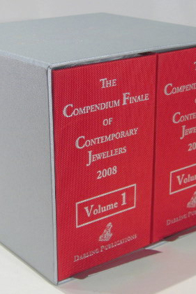 The-Compendium-Finale-of-Contemporary-Jewellers-libro-joyeria-Marina-Massone-entrevista-La-joyeria-de-autor